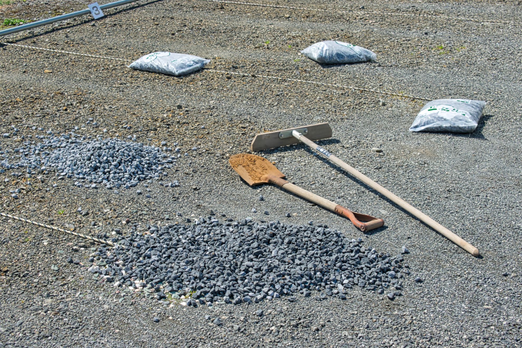 月極駐車場の駐車場の砕石敷き