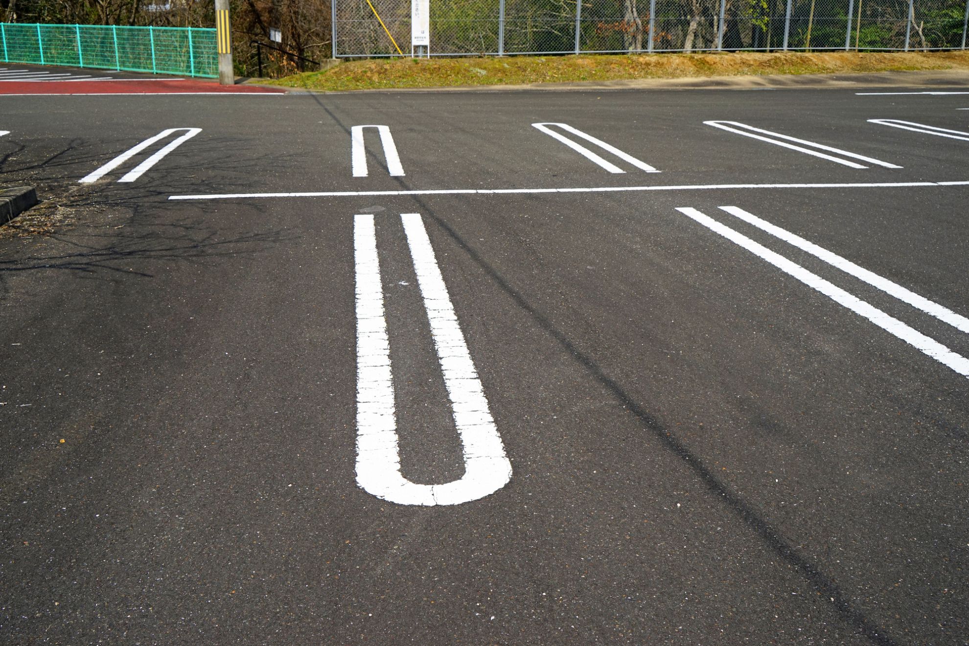 ゆり の き ハウジング 月極 駐 車場